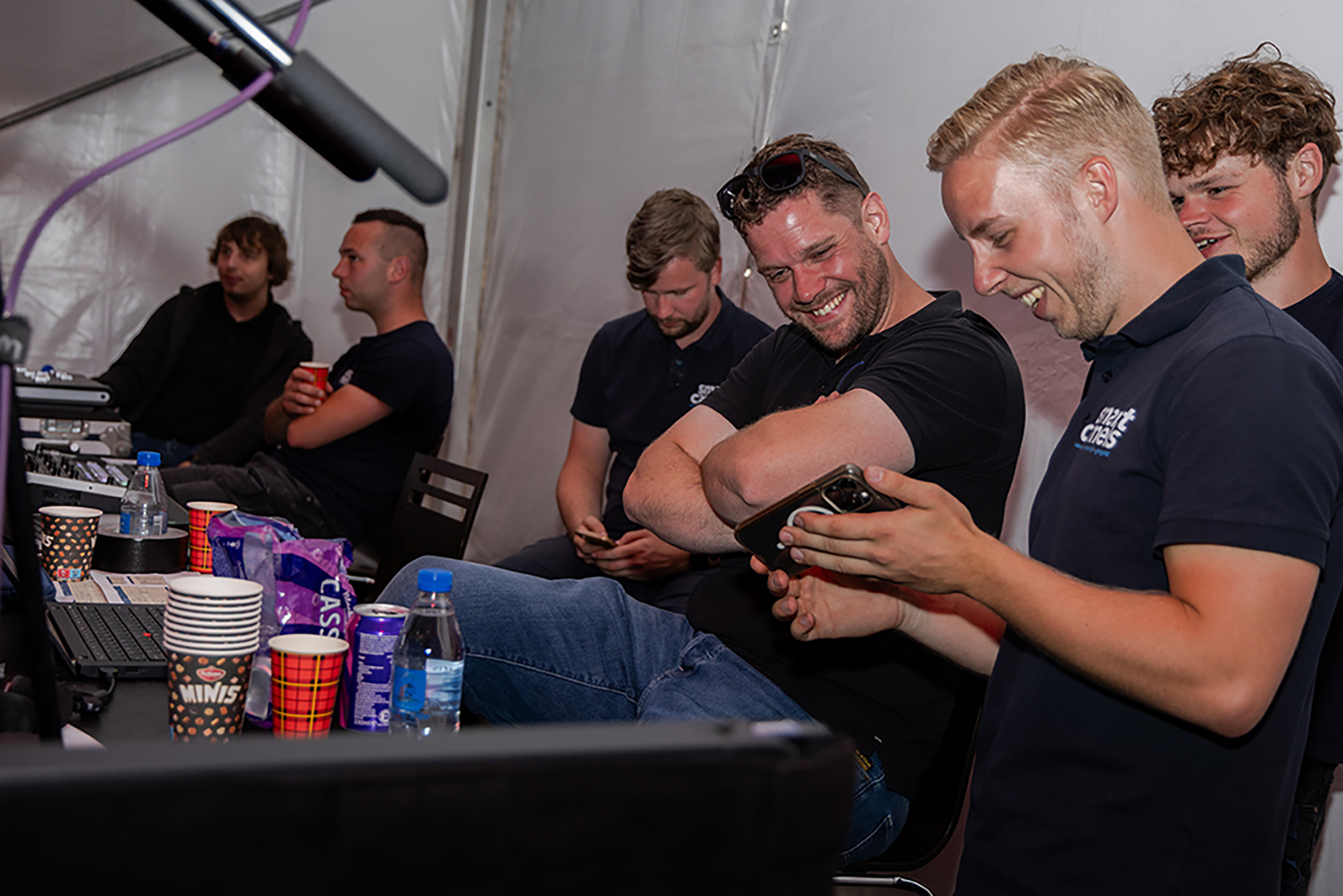 Smart Camels | Zomerfeest Hellema 2025 HiveMobility | Huisstijl op Locatie